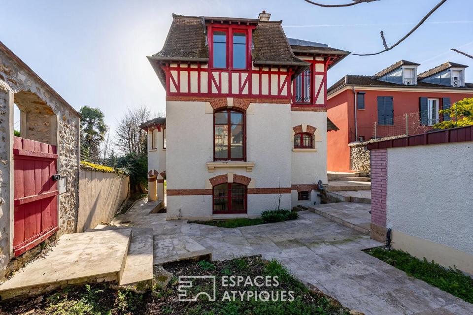 La maison à colombages avec dépendance