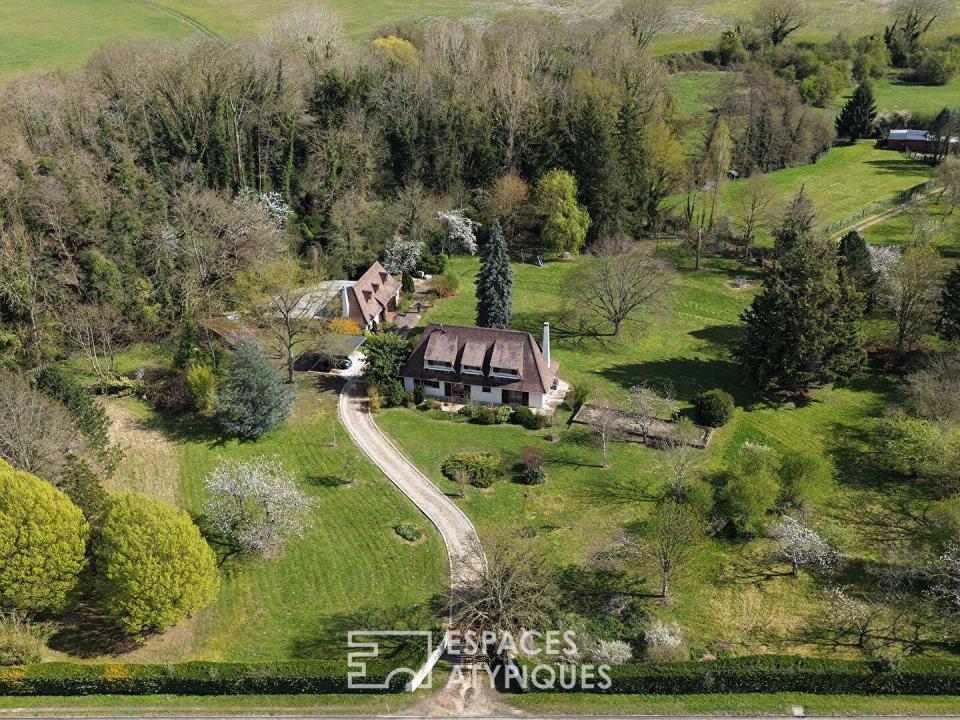 Élégante maison béarnaise et sa dépendance au coeur d'un parc paysager