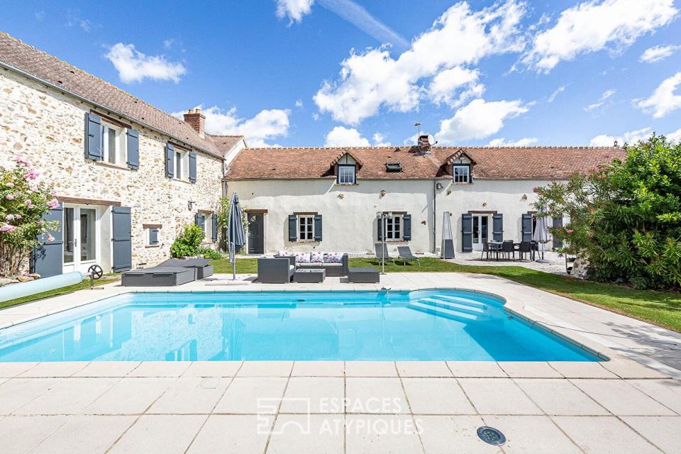 La maison Longère avec piscine.
