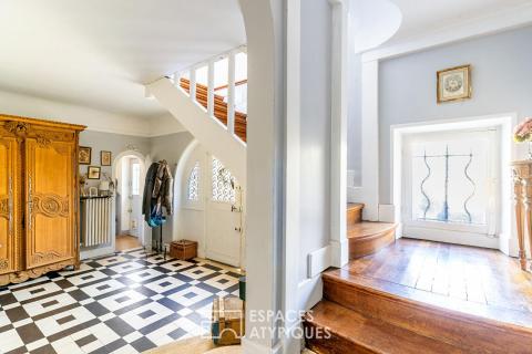 La maison historique en plein centre ville avec jardin