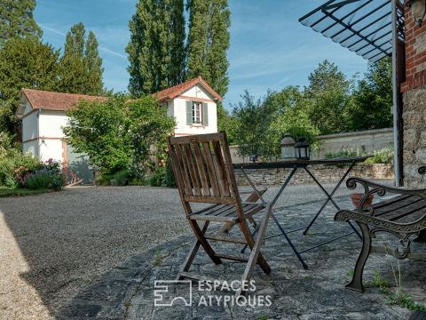 Demeure bourgeoise rénovée avec maison annexe et jardin en centre-ville