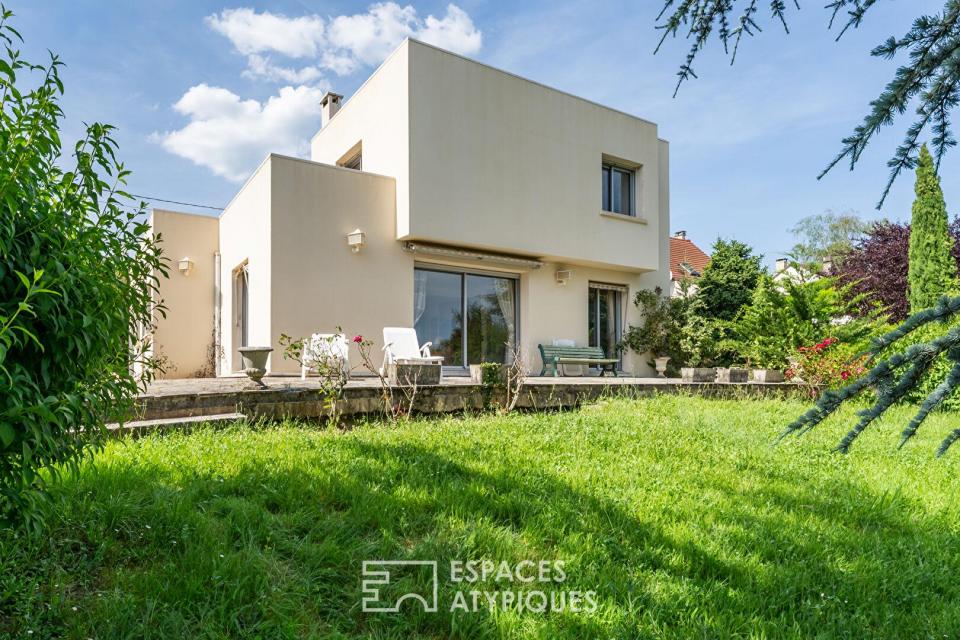 Maison d'architecte au calme et avec une vue dégagée