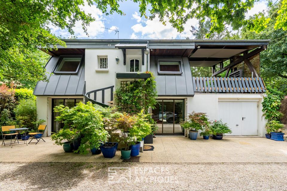La maison  atypique d'architecte avec piscine et jardin sans vis-à-vis