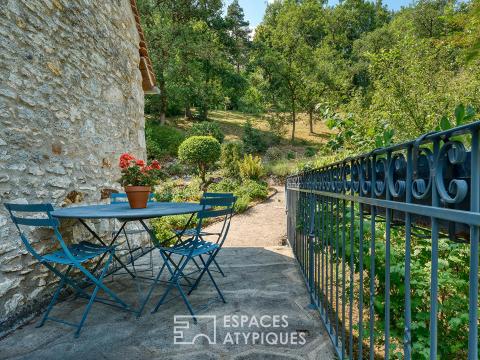 Maison en pierre du XVIIIe siècle à la campagne
