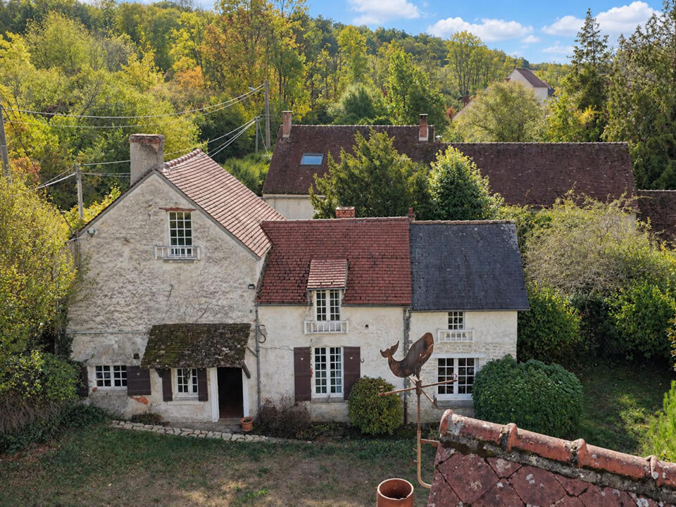 Maison de campagne avec grange dans un environnement calme et naturel