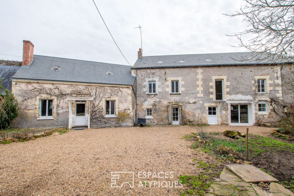 37130 COTEAUX SUR LOIRE - Moulin du 16ème siècle chargé d'histoire - Réf. EAT1063