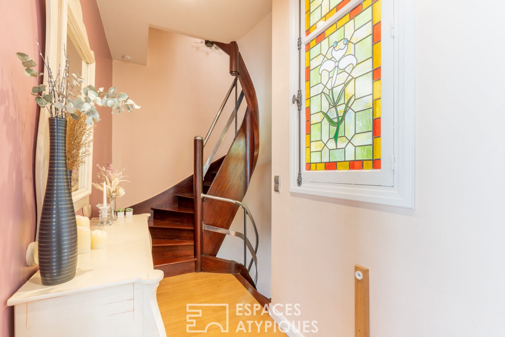 Art deco family home in the heart of town