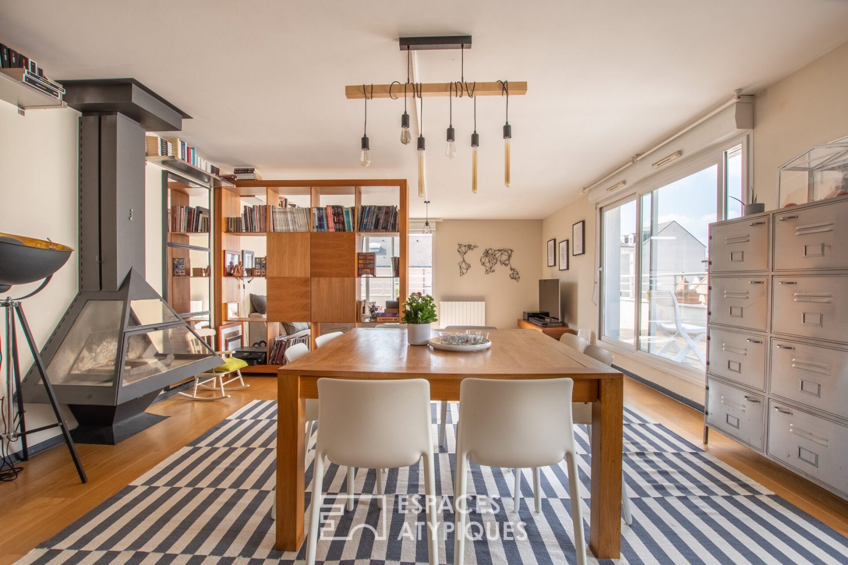 Le Lumineux – Top floor apartment with generous volumes