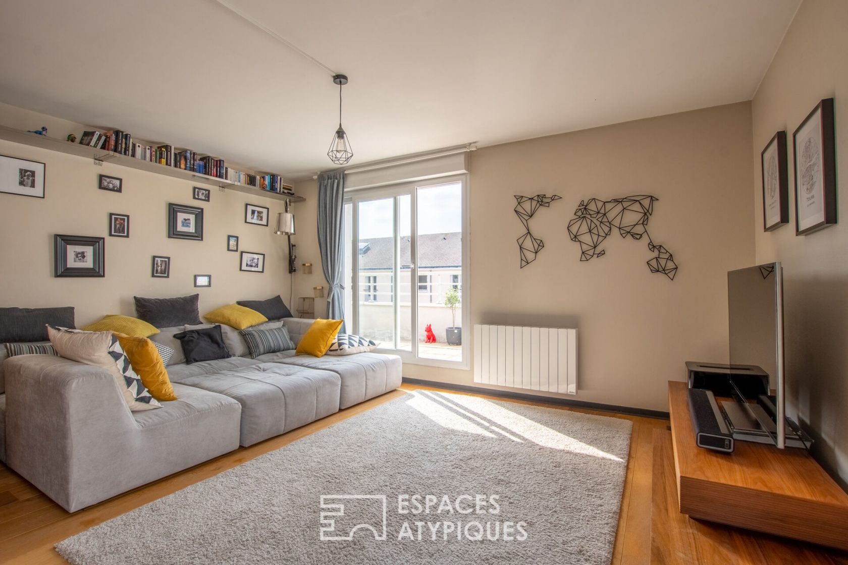 Le Lumineux – Top floor apartment with generous volumes