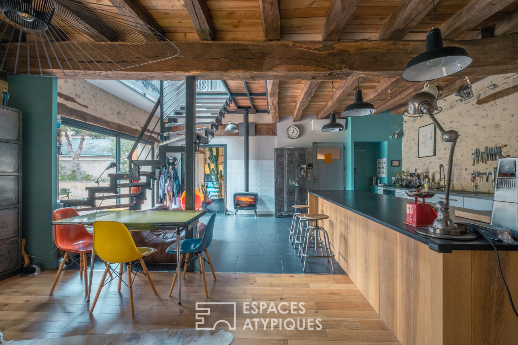 Longère rénovée style industriel en coeur de village