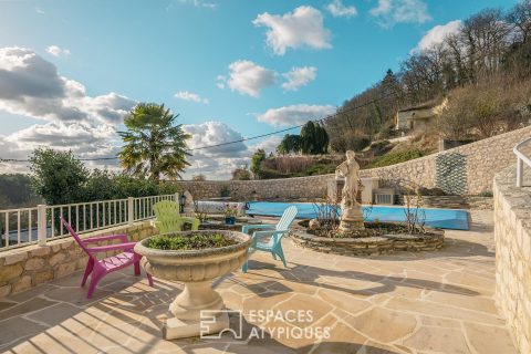 Maison semi Troglodyte avec piscine et sa superbe vue