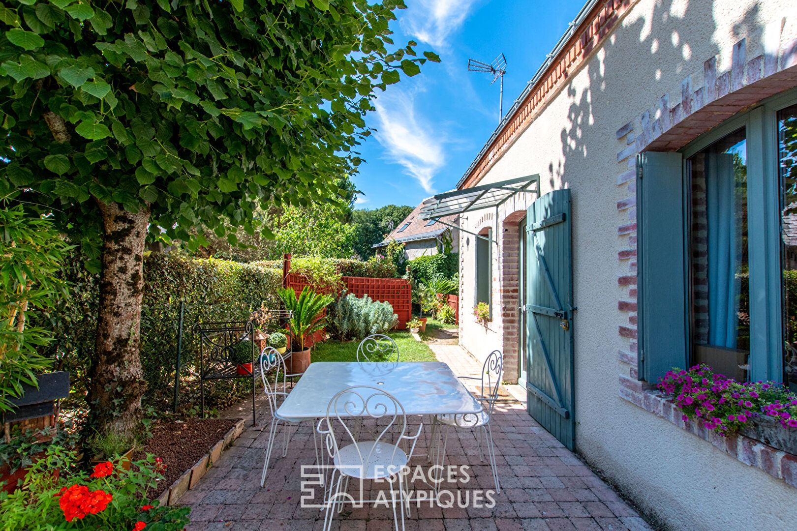 Maison de charme de centre bourg avec jardin