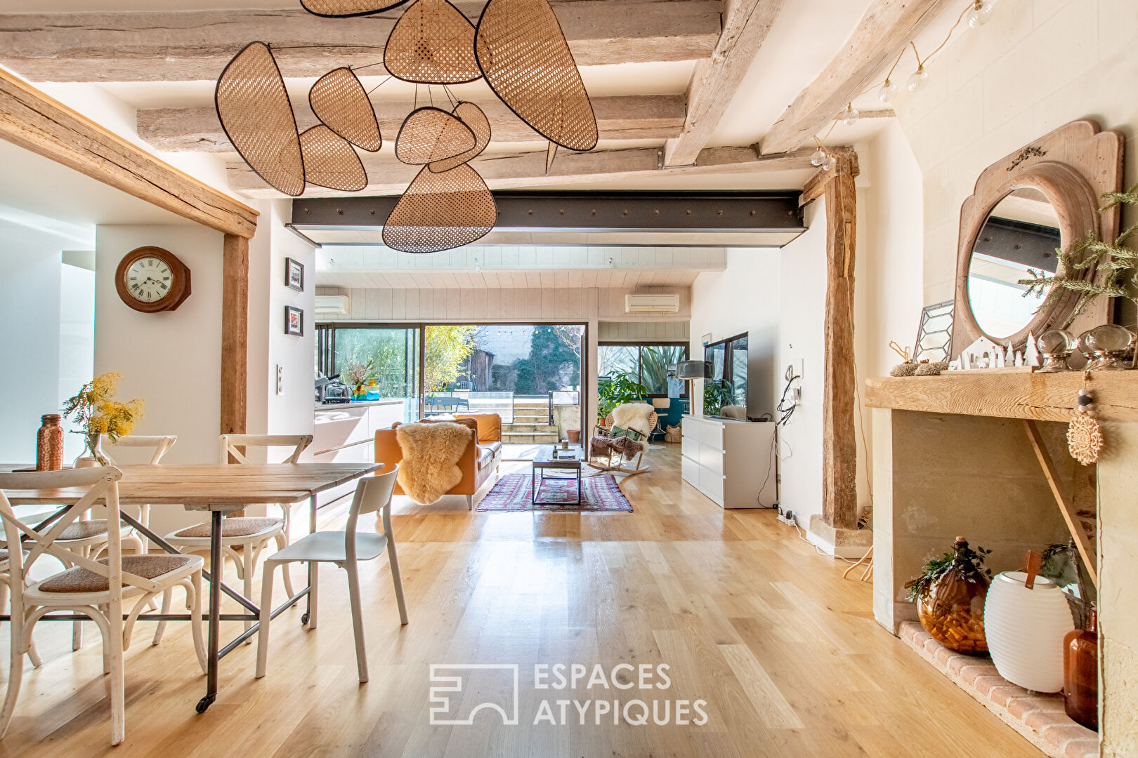 Spacieux duplex avec jardin et piscine