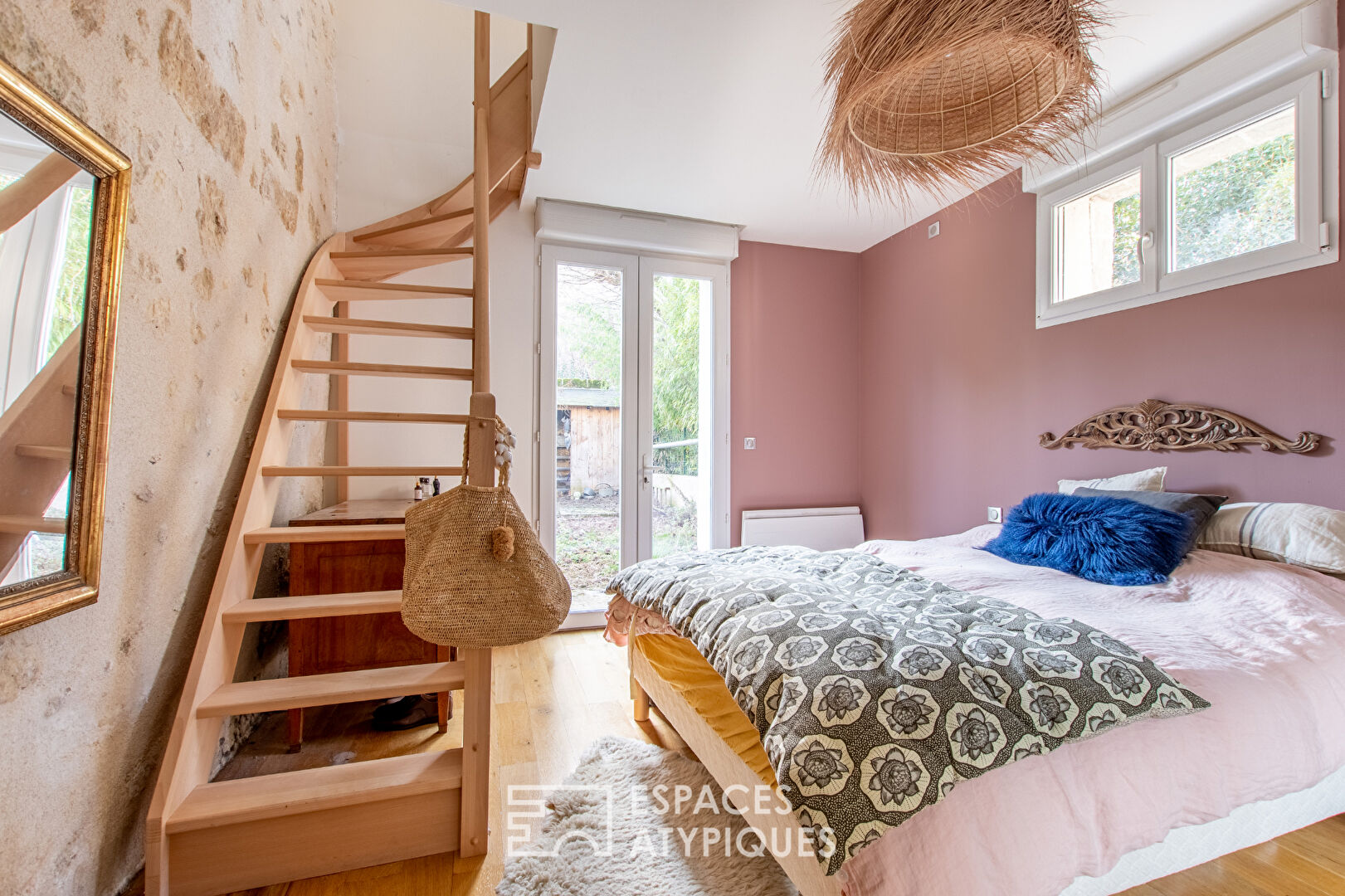 Spacieux duplex avec jardin et piscine