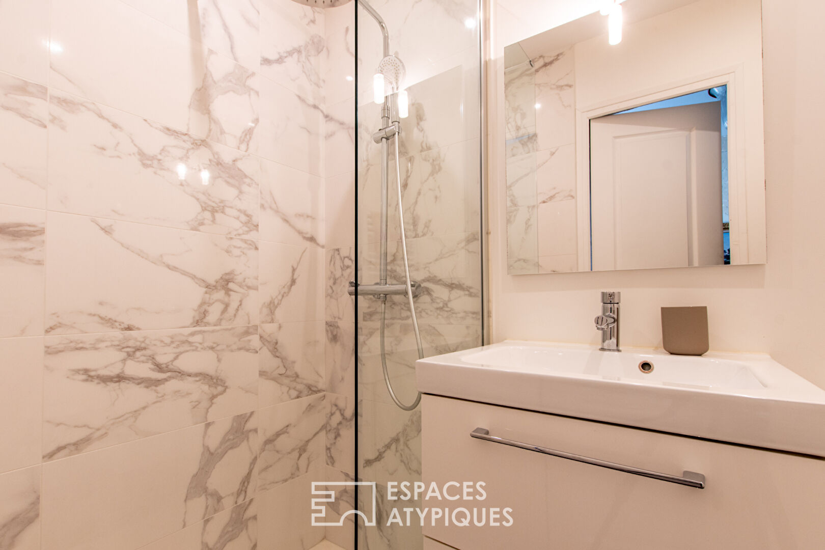 Spacieux duplex avec jardin et piscine