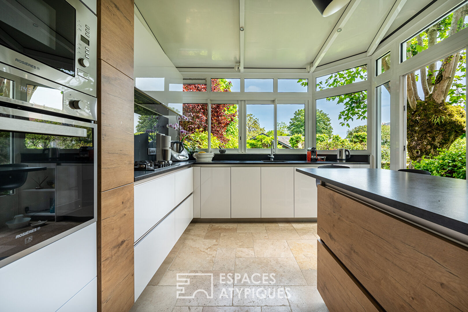 Superbe maison de caractère au coeur de Tours avec jardin et garage