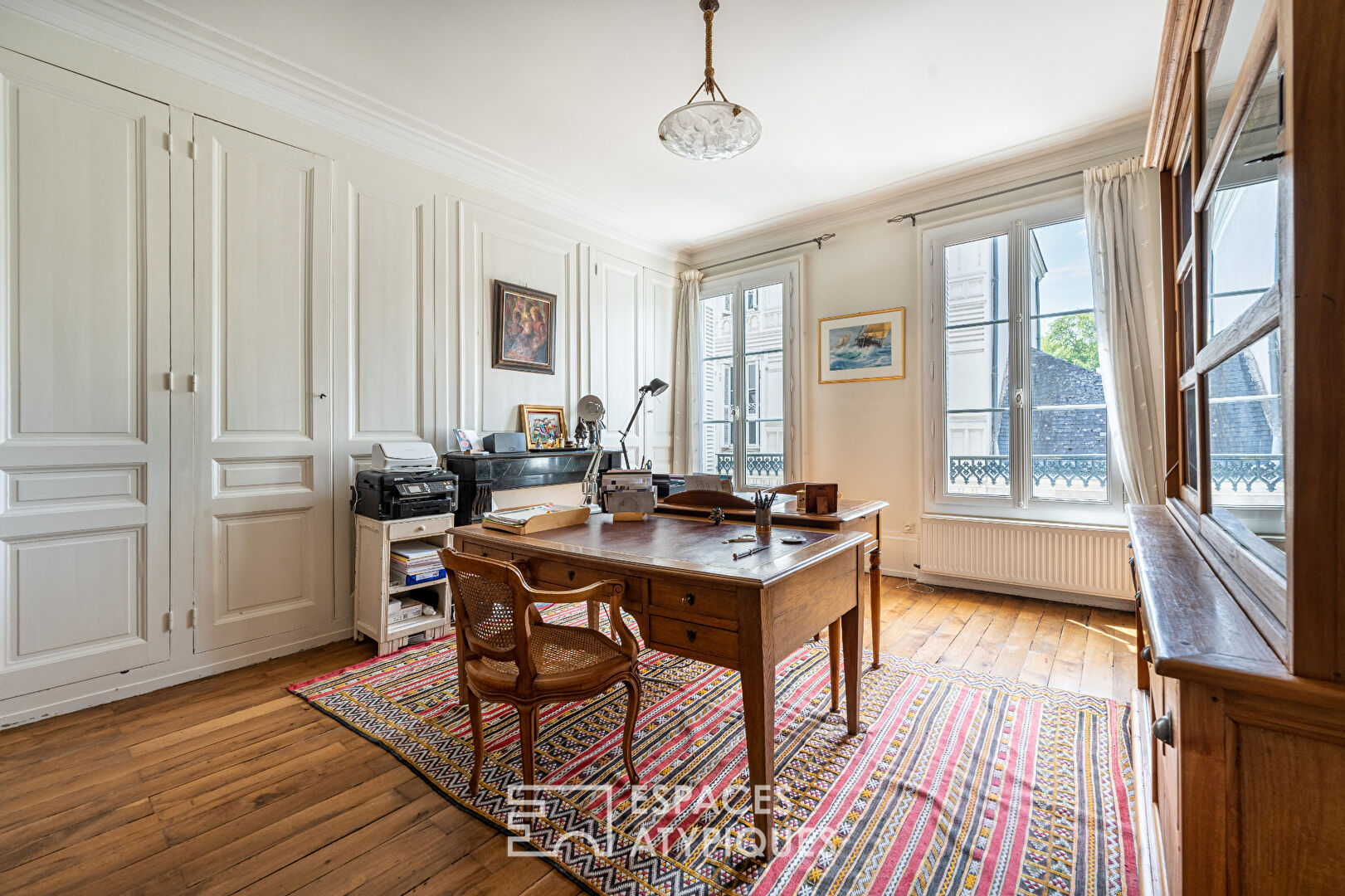 Superbe maison de caractère au coeur de Tours avec jardin et garage