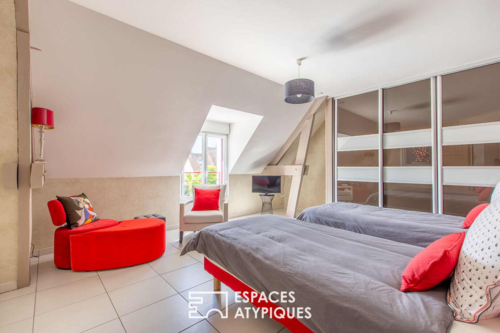 Elégante villa avec piscine dans son parc