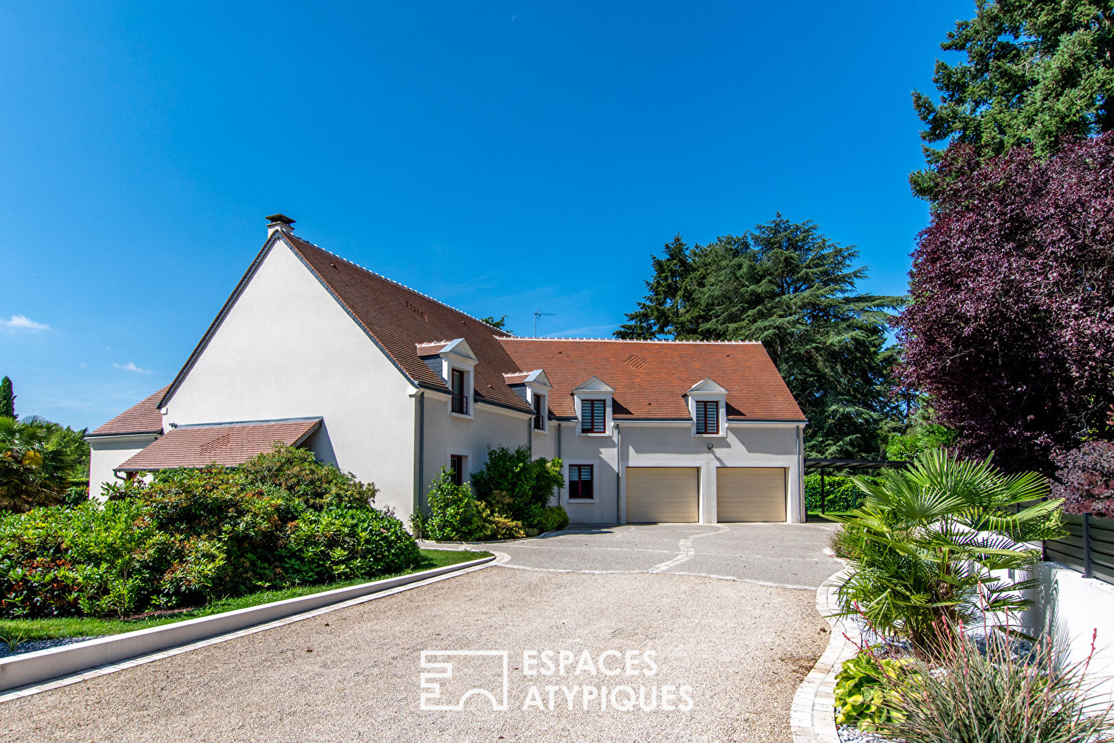 Elégante villa avec piscine dans son parc