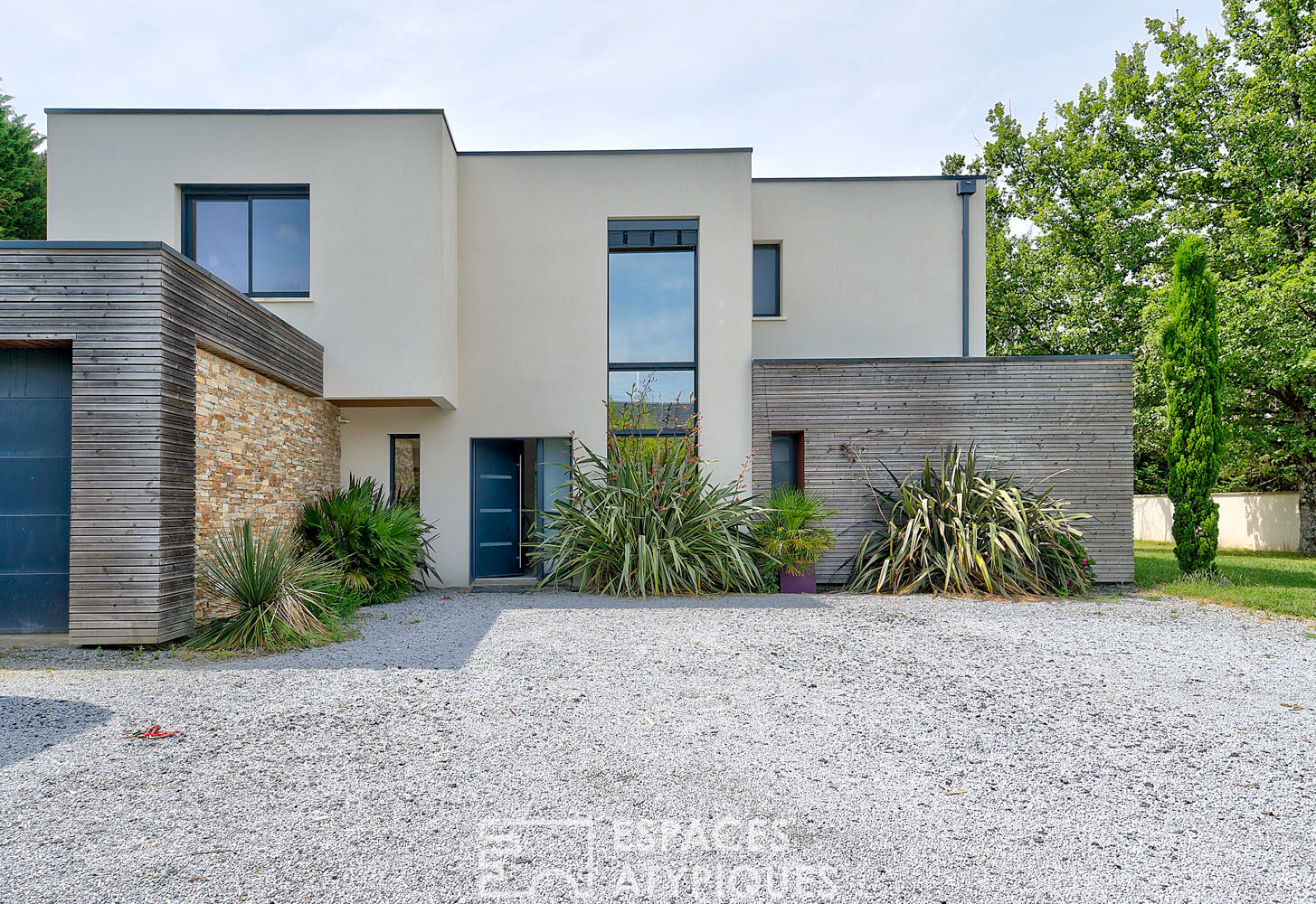 Villa d’architecte avec piscine