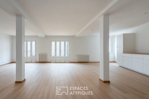 Renovated duplex with terrace in the heart of town