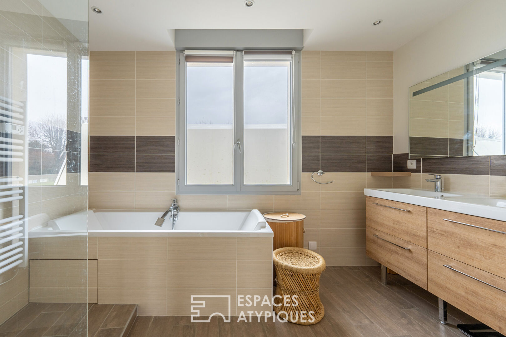 Renovated townhouse with garden