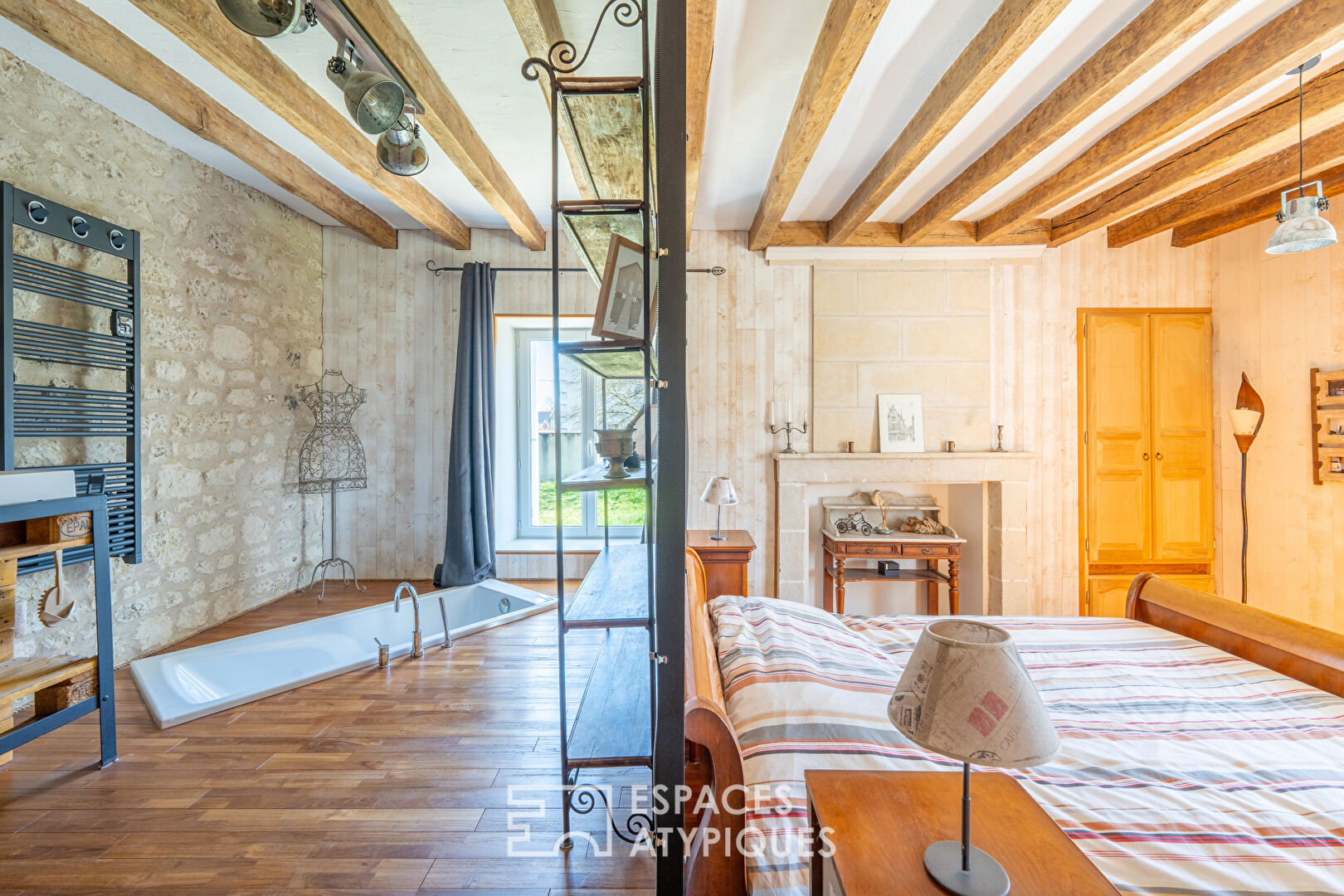 Old renovated barn near Chinon