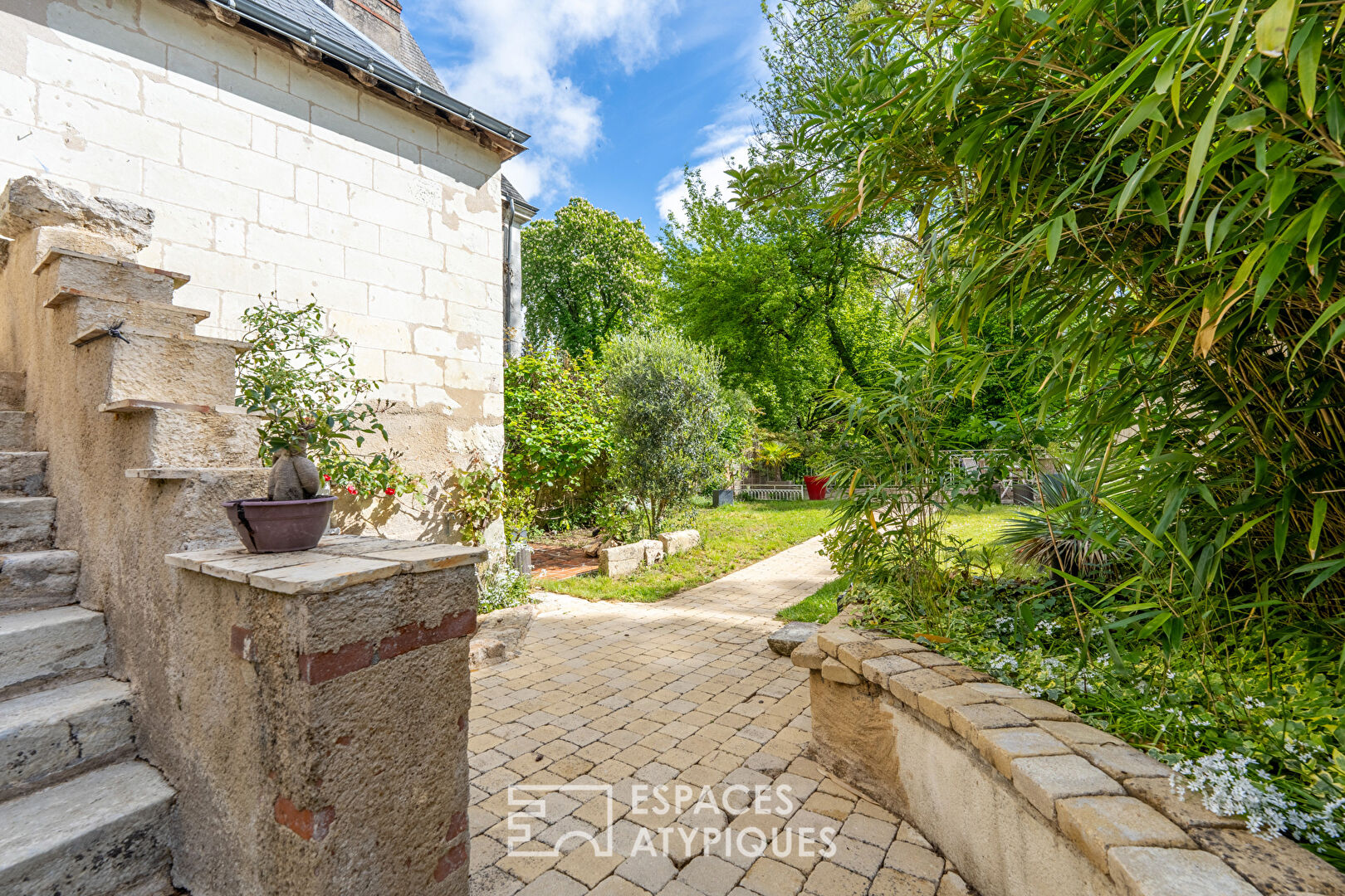 Charmante maison de ville avec jardin à Montbazon