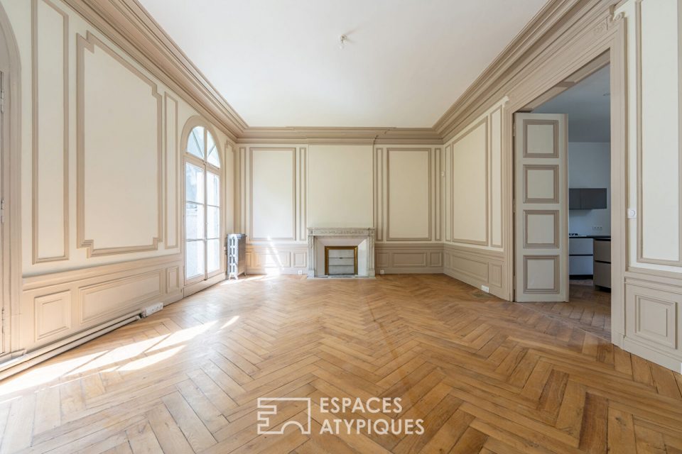 Hotel particulier d'exception avec cour et stationnement