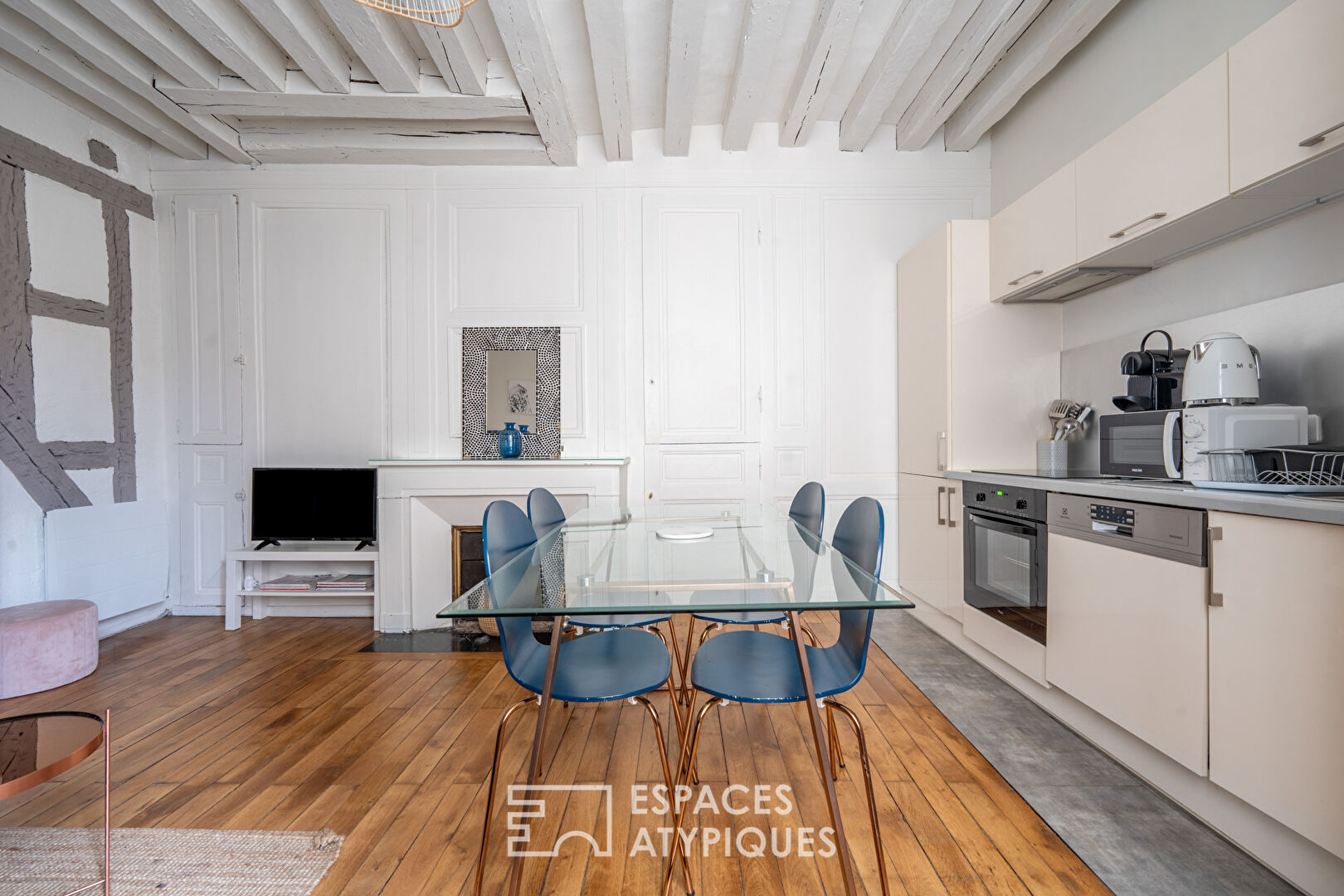 The renovated character apartment