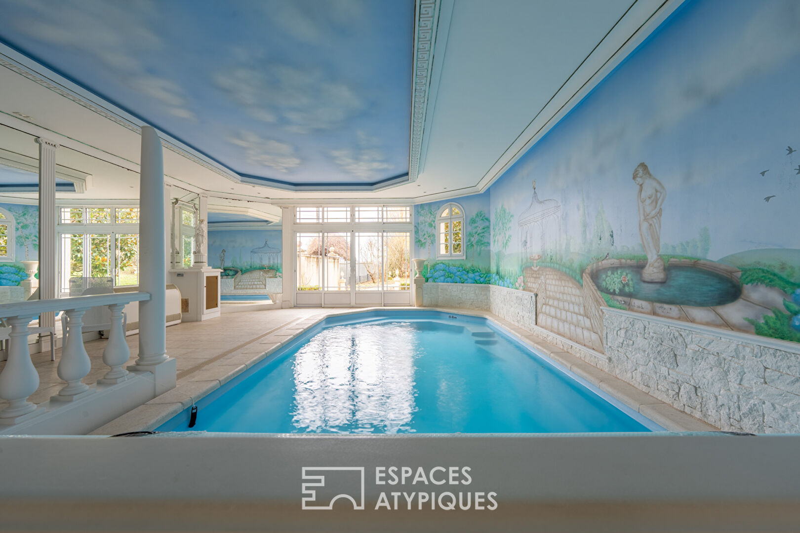 Appartement dans un château rénové avec piscine intérieure
