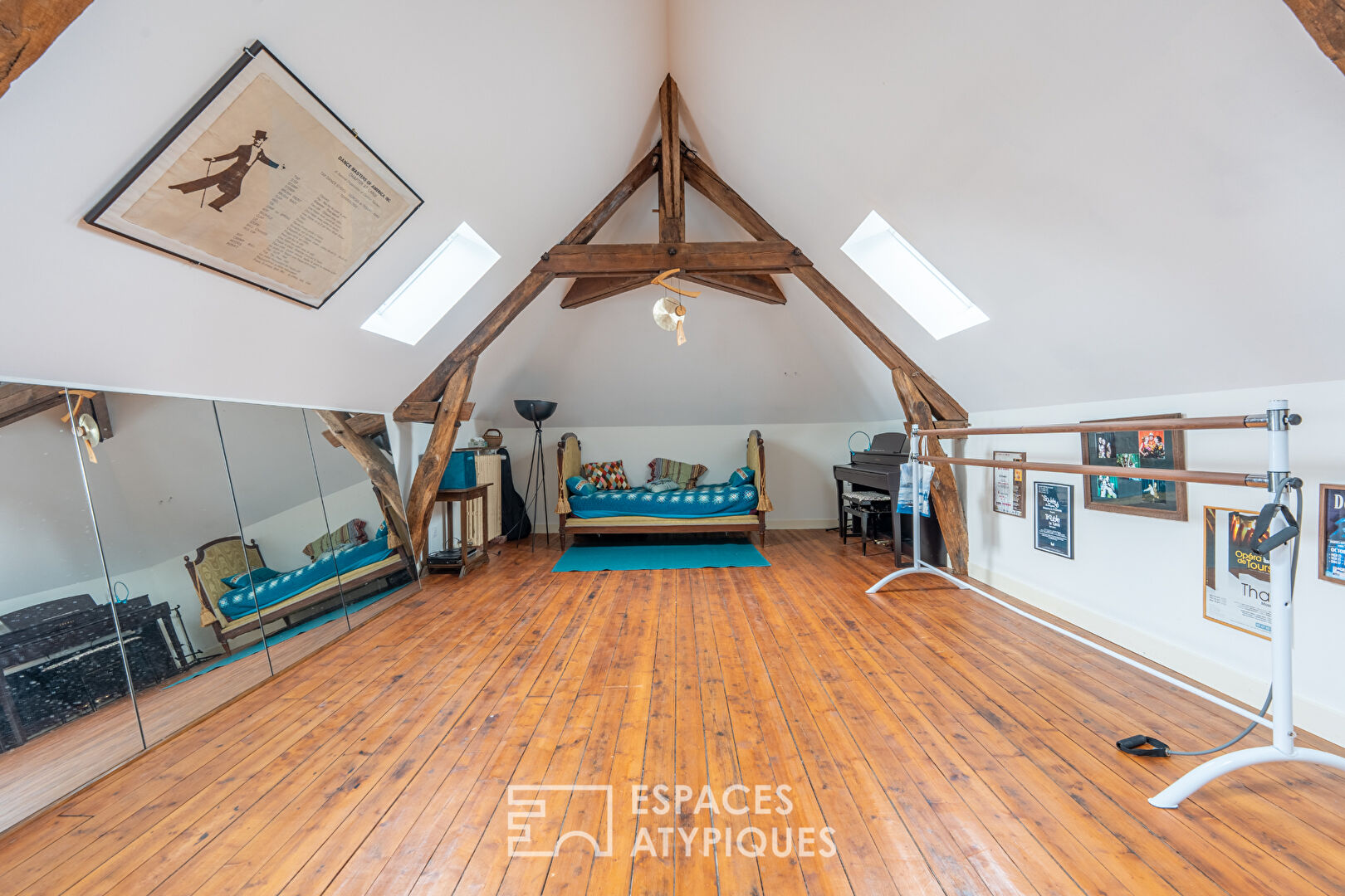 Renovated mansion with view of the Loire and outbuildings