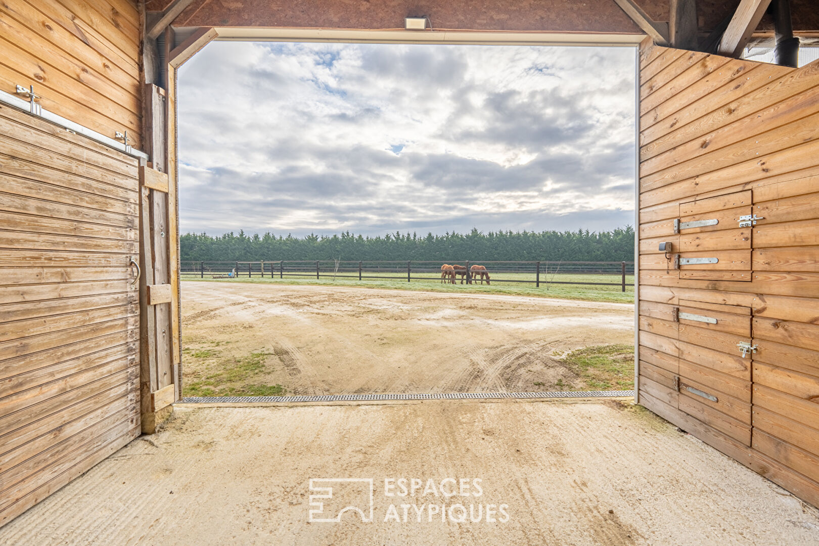 Equestrian property 20 minutes from Tours