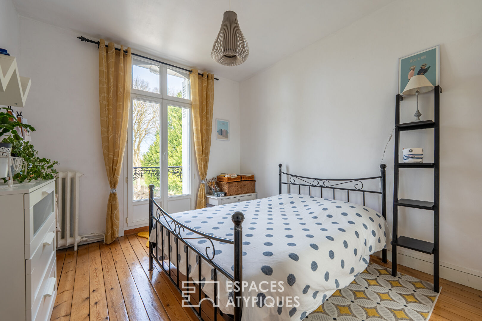 Belle maison des annees 20 avec jardin en centre ville d’Amboise