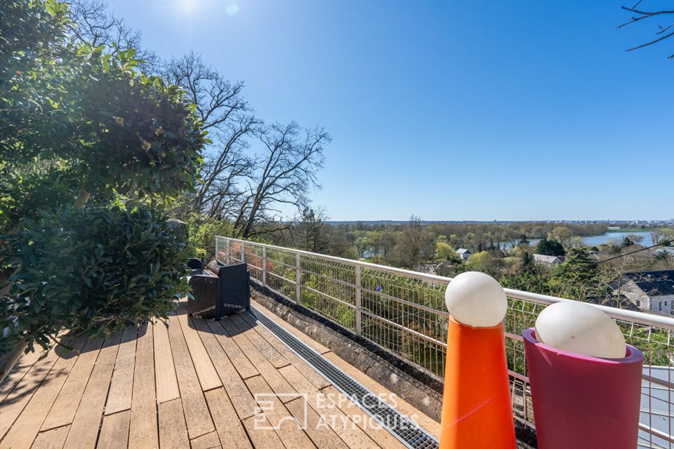 Maison troglodyte avec terrasse et vue sur loire