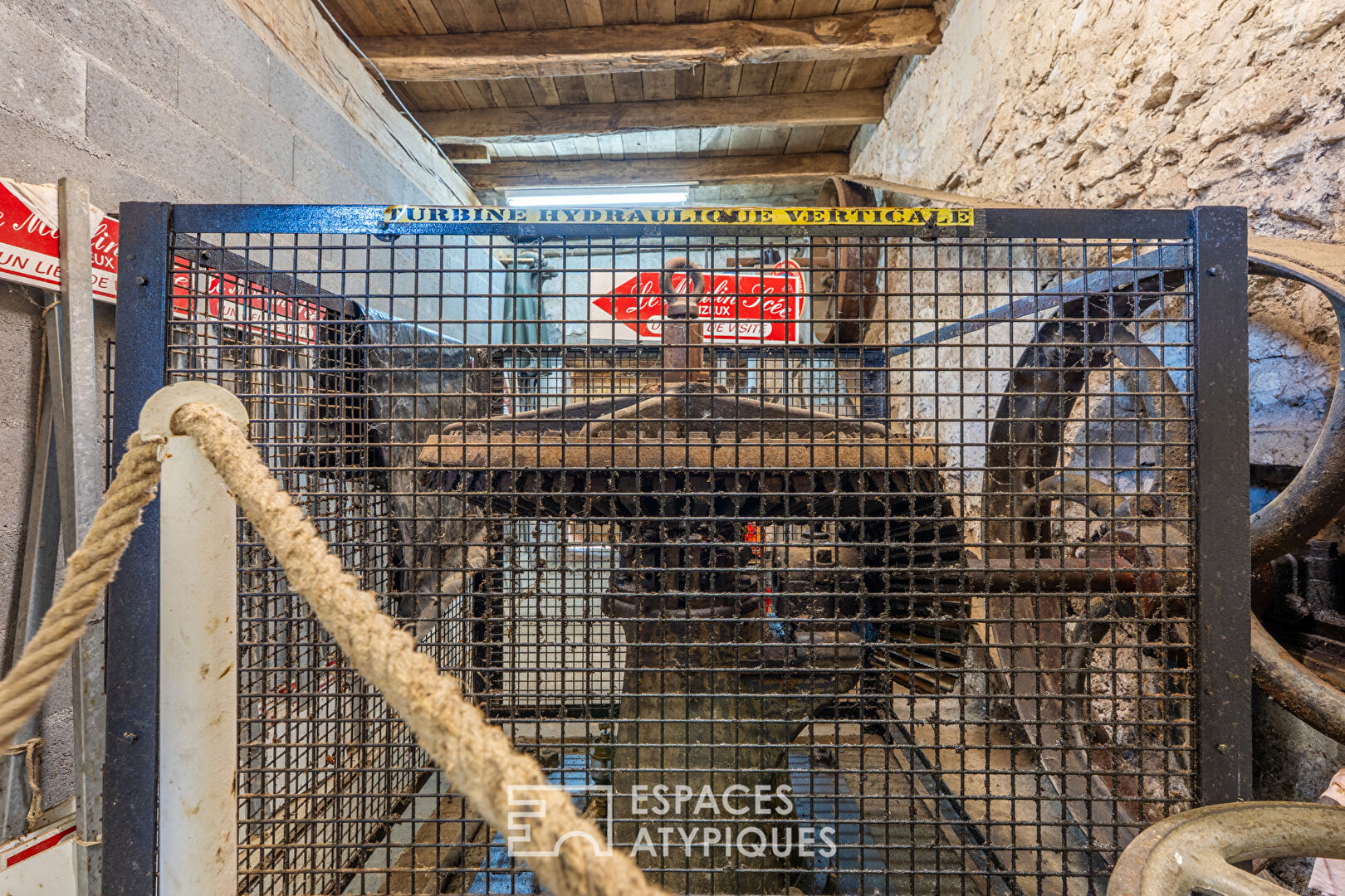 Moulin historique et ses dépendances au coeur de la nature