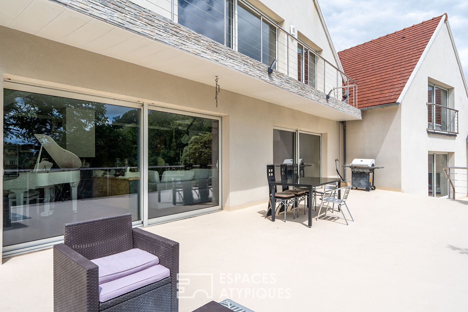 Bright house with panoramic view