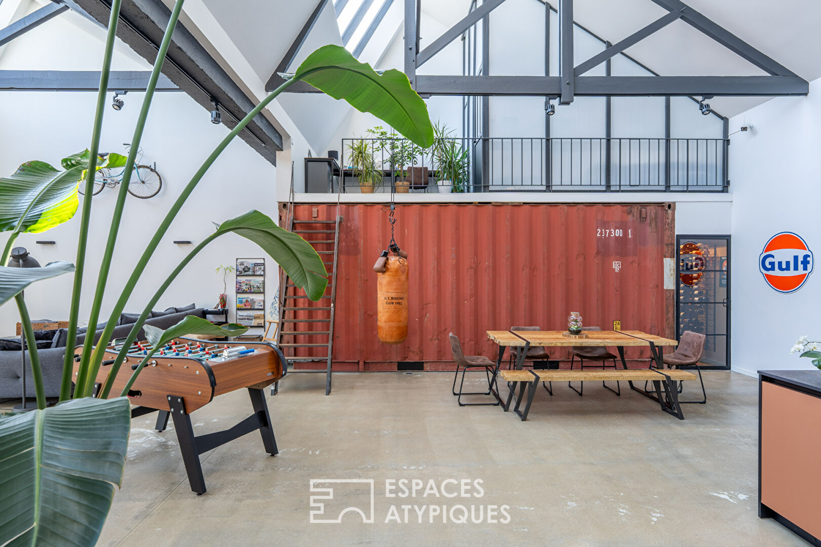 Loft d’architecte dans un ancien garage industriel
