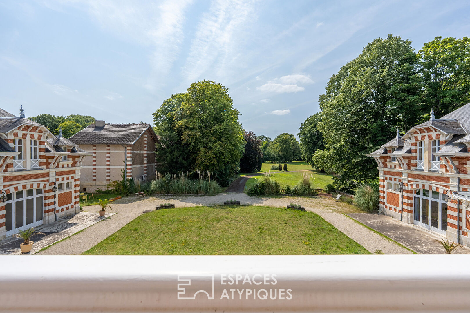 Anciennes écuries d’exception et son parc arboré