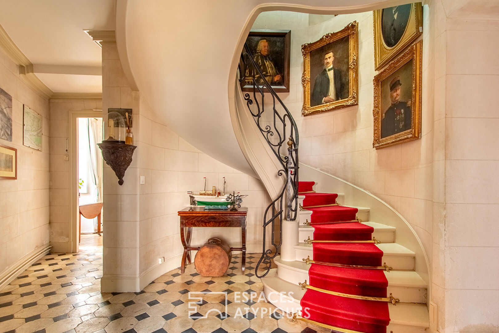 Propriété de charme avec parc, dépendances et vignoble