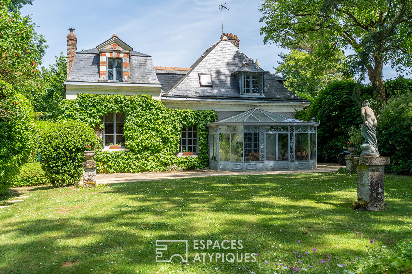Maison de charme avec parc et piscine