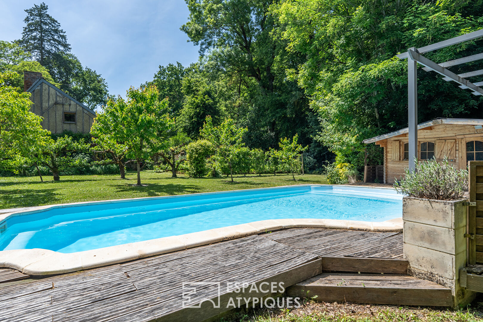 Maison de charme avec parc et piscine