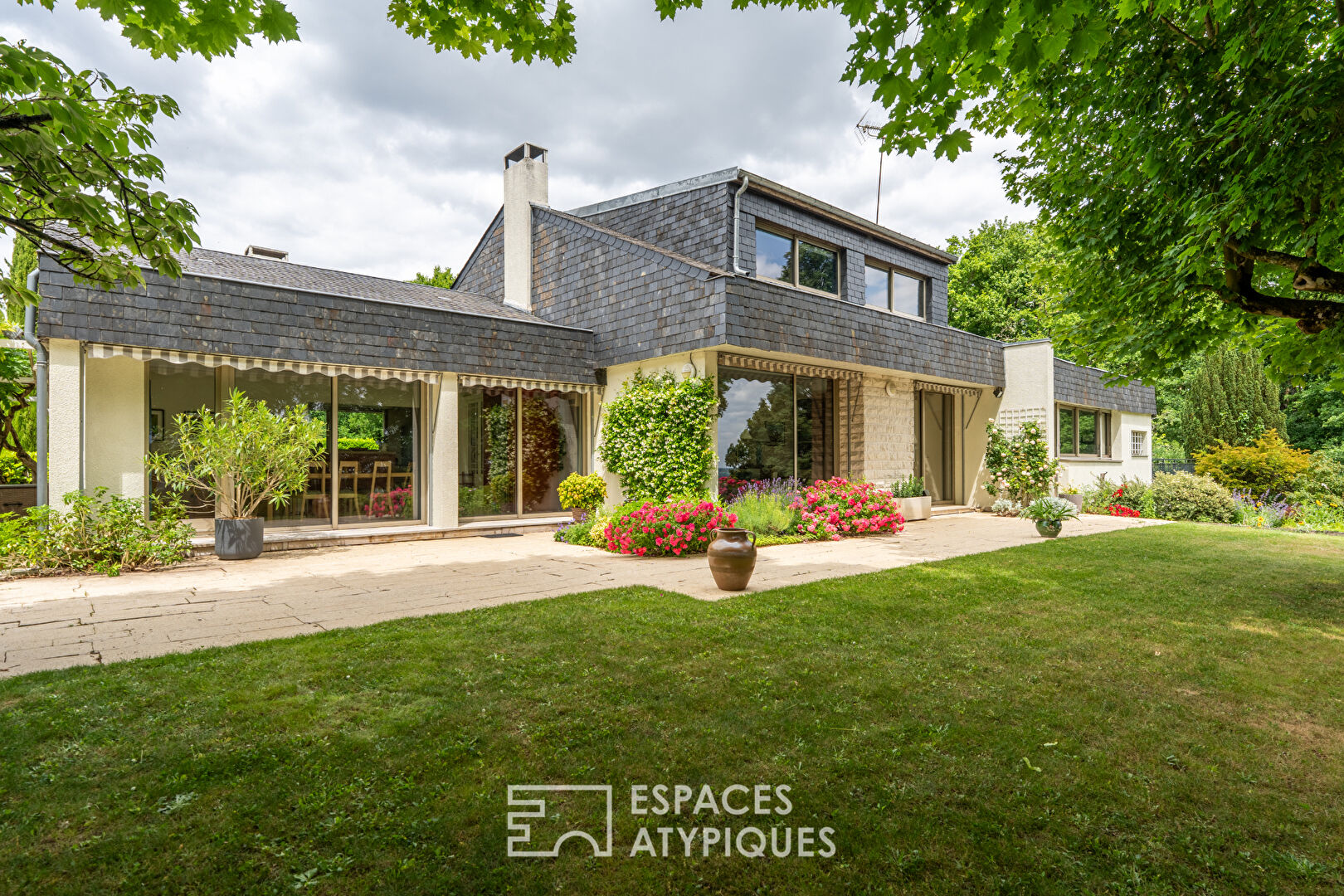 Maison d’architecte avec vue panoramique sur la Loire