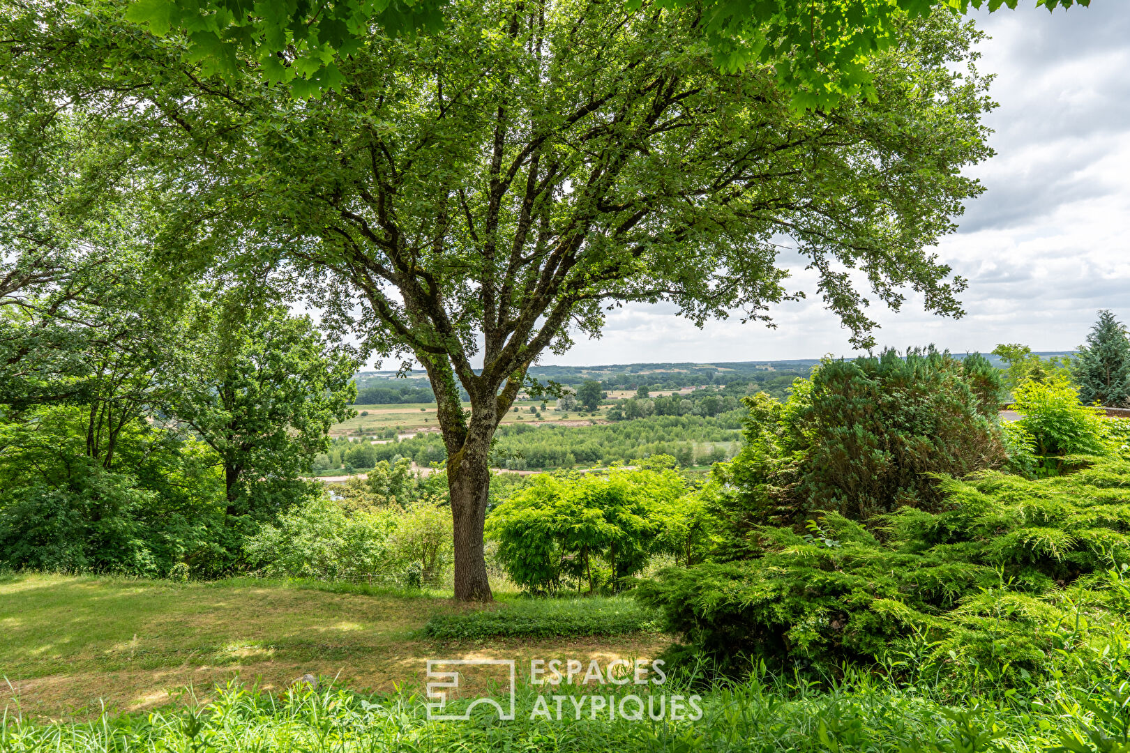 Maison d’architecte avec vue panoramique sur la Loire
