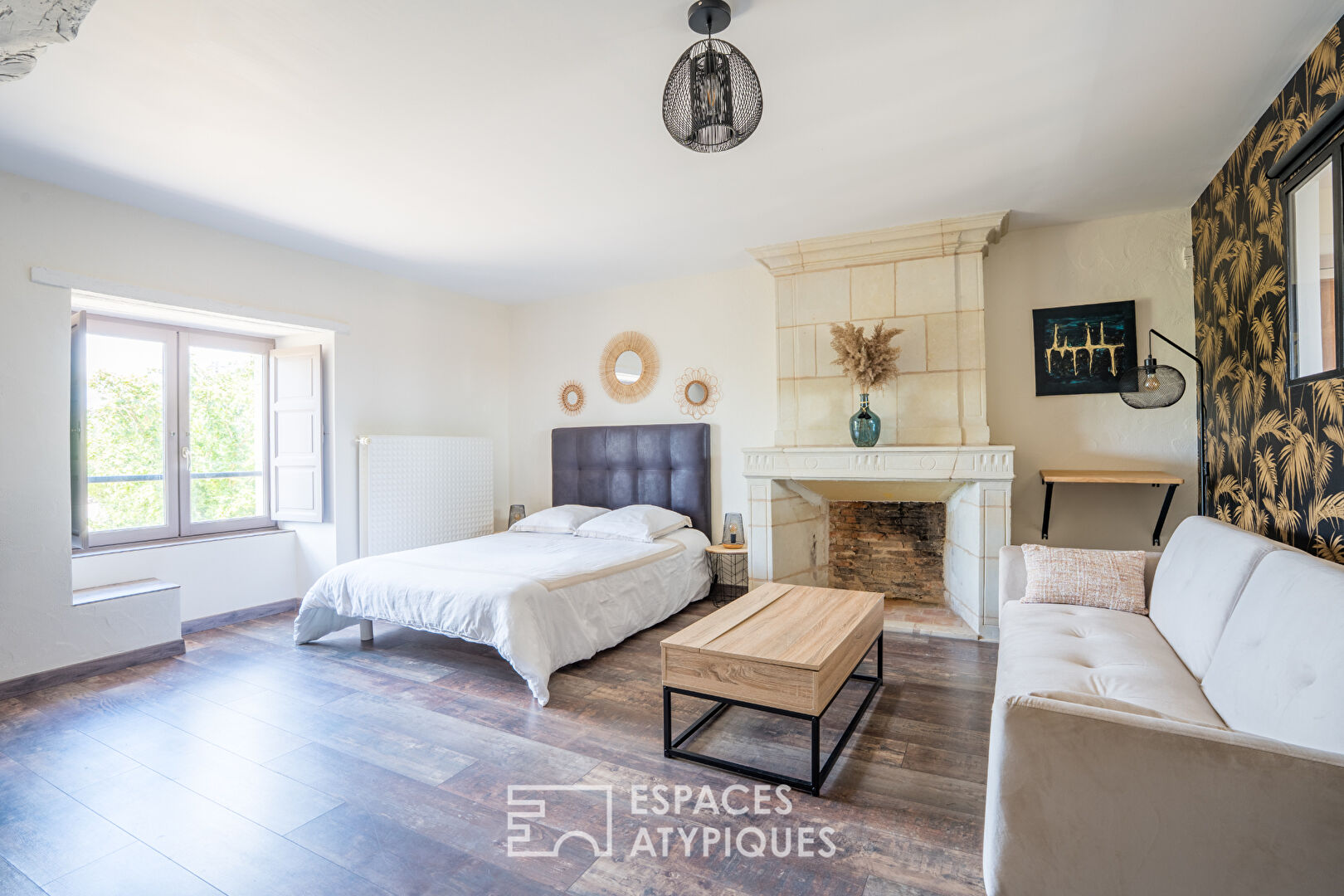 Old farmhouse renovated in a Provençal style