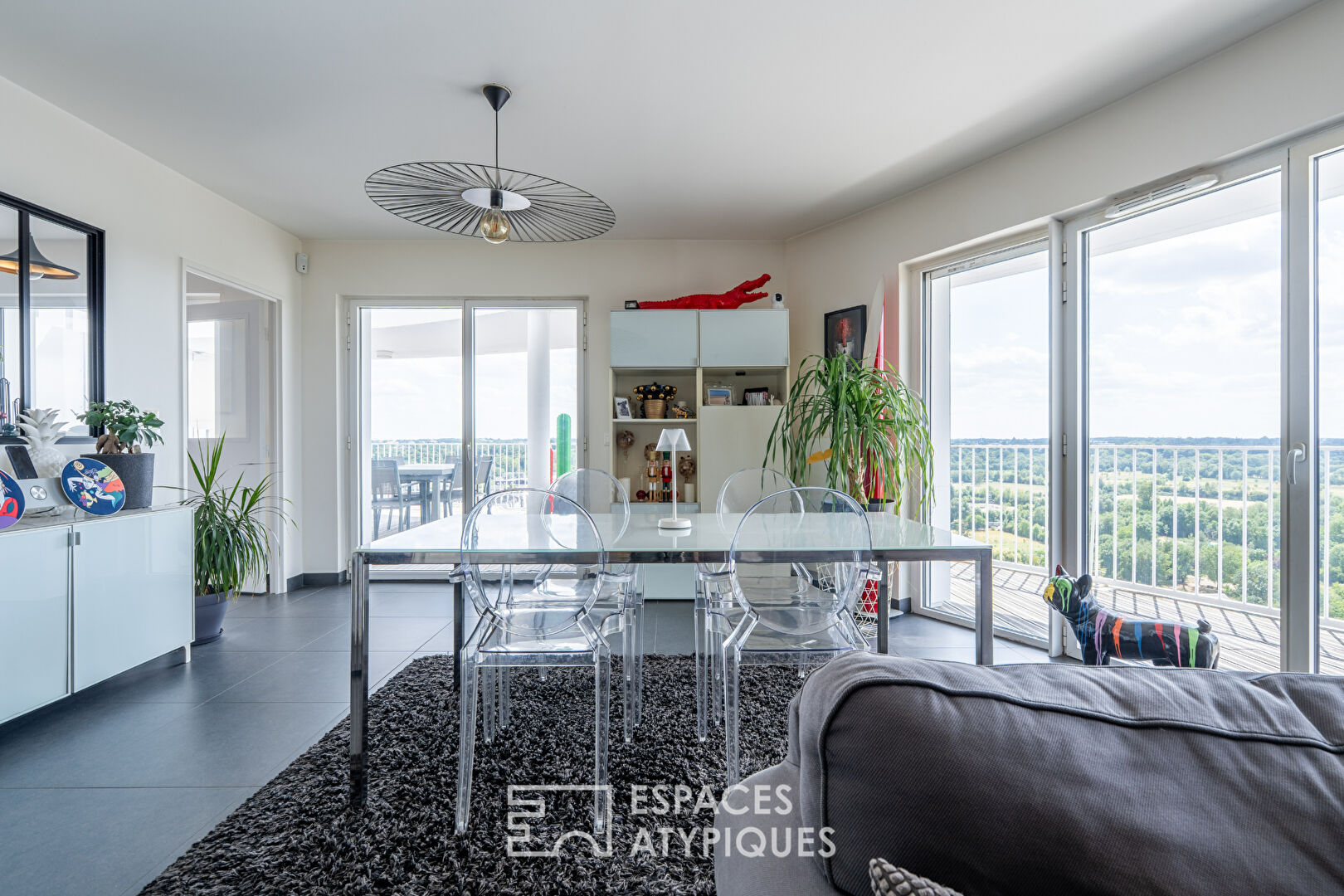 Apartment with panoramic view on the top floor
