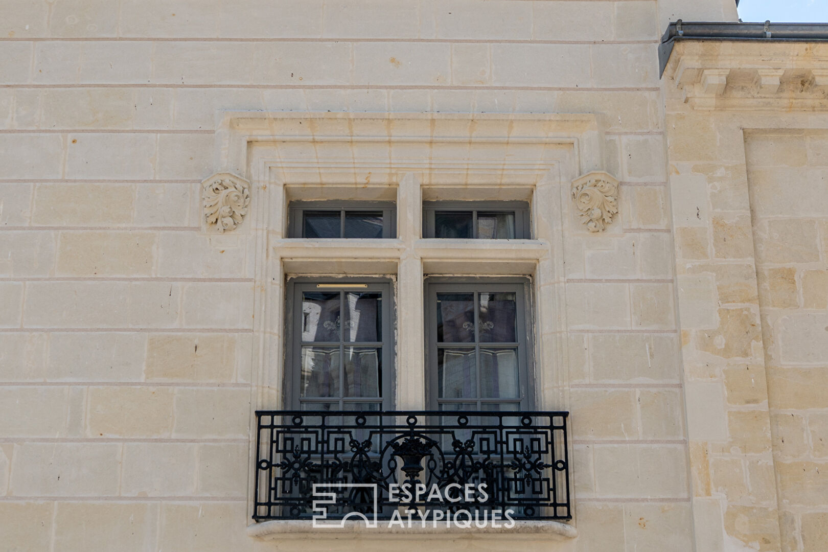 Propriété de caractère avec local commercial et chambres d'hôtes face au Château de Langeais