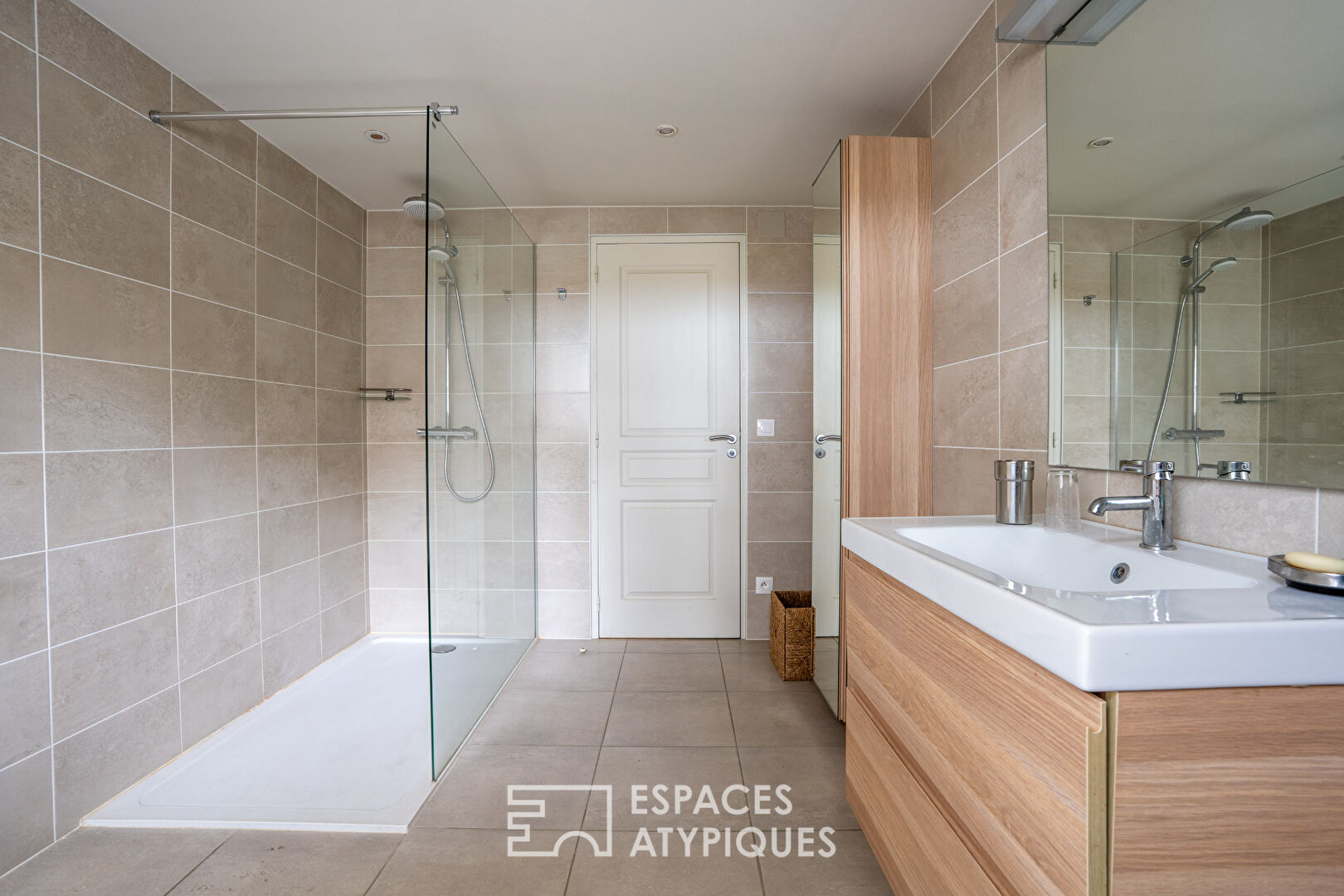 Propriété Directoire avec gîte, dépendances et piscine