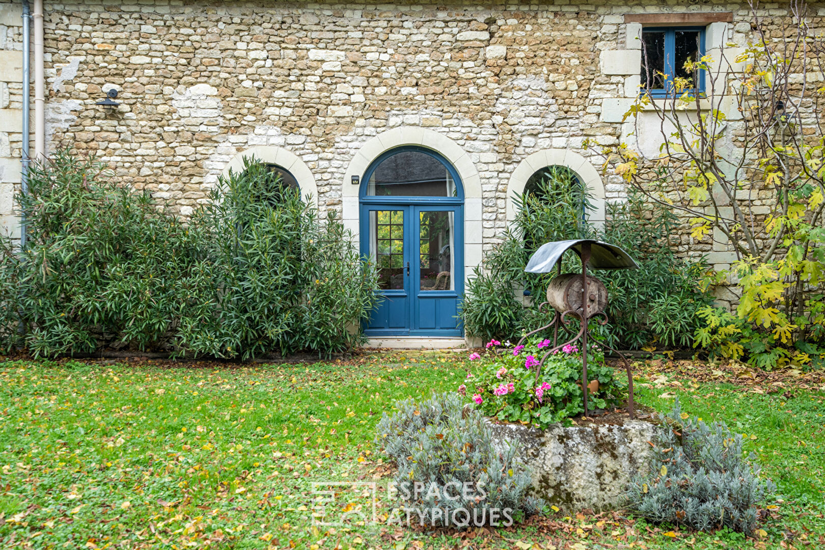Propriété Directoire avec gîte, dépendances et piscine