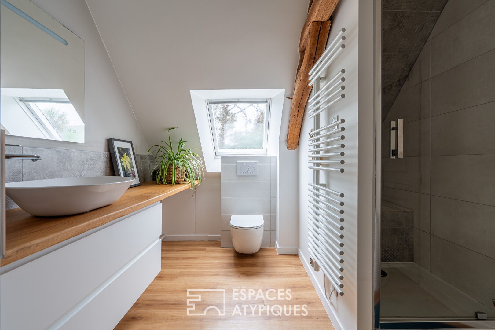 Longère avec piscine au milieu des vignes